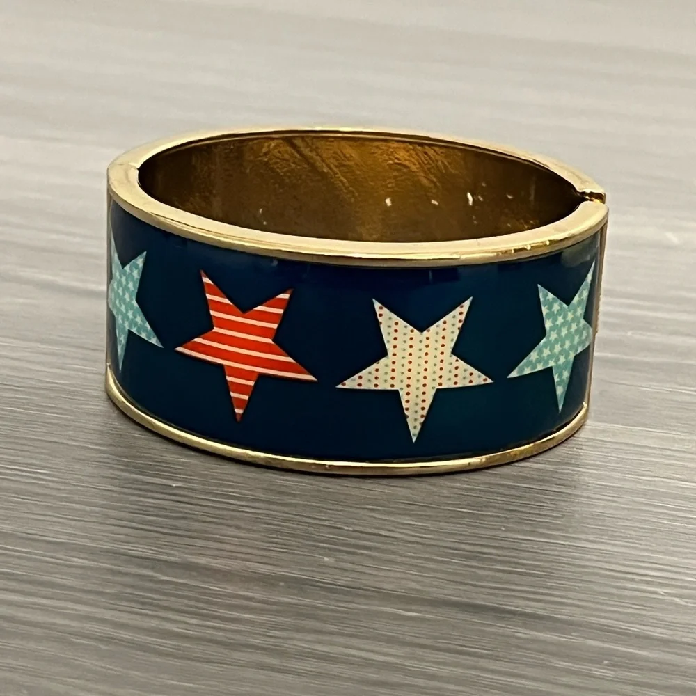 Vintage Silver Hinged Bangle Bracelet with Patriotic Star, American Flag Design - Picture 2 of 7